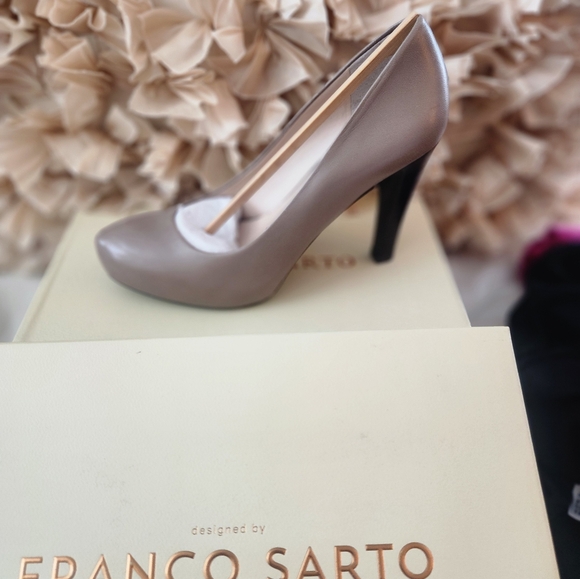 Heels 👠 😍 - Picture 2 of 8